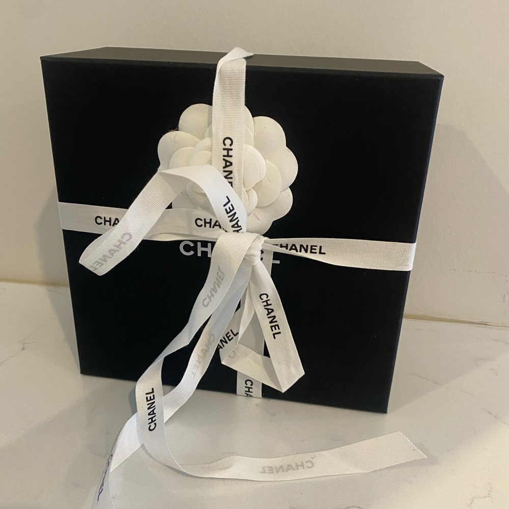 (4100)Chanel Caviar Square WOC - Picture 8 of 9